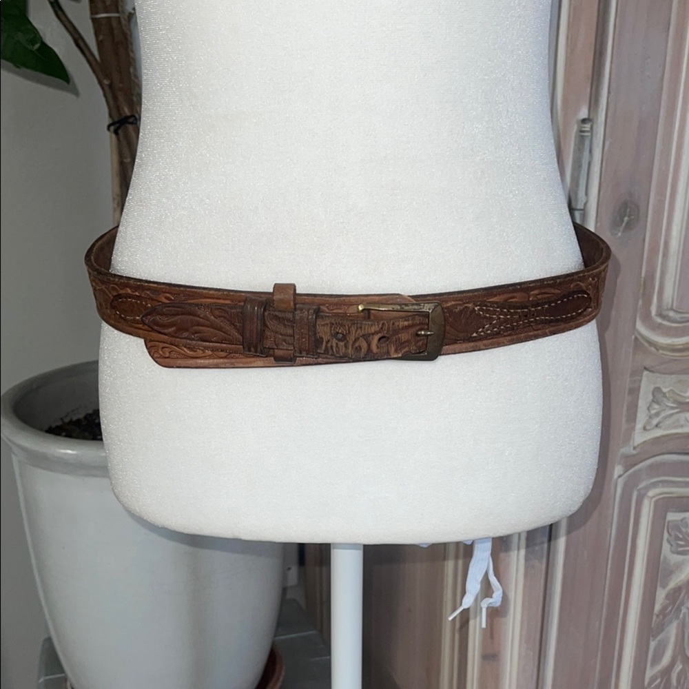 Vintage Looper Tooled Leather Belt